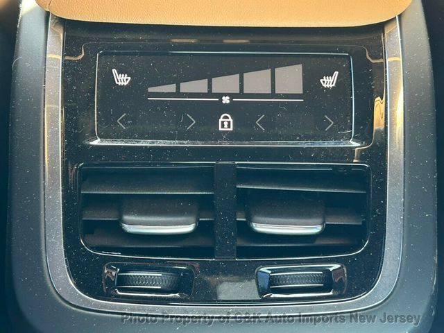 2025 Volvo XC60 B5 AWD Ultra - 22953070 - 46