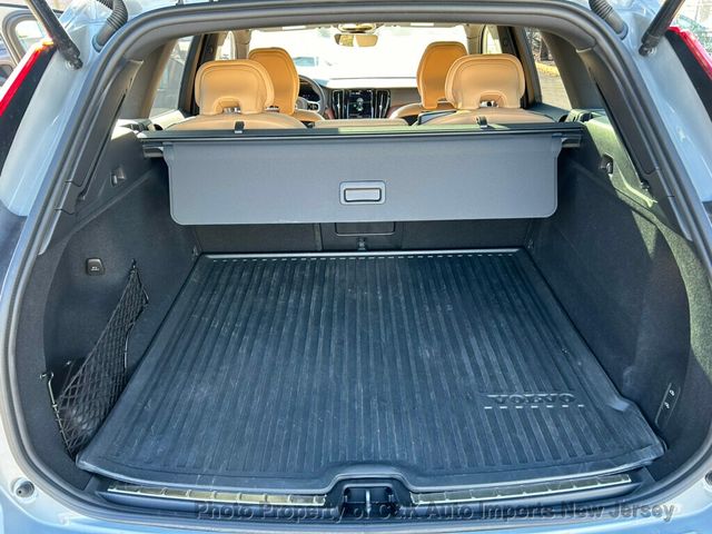 2025 Volvo XC60 B5 AWD Ultra - 22953070 - 57