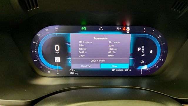 2025 Volvo XC60 B5 AWD Ultra w/ Bowers & Wilkins & Air Suspension - 23046015 - 13