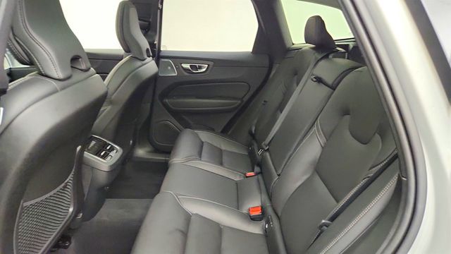 2025 Volvo XC60 B5 AWD Ultra w/ Bowers & Wilkins & Air Suspension - 23046015 - 20