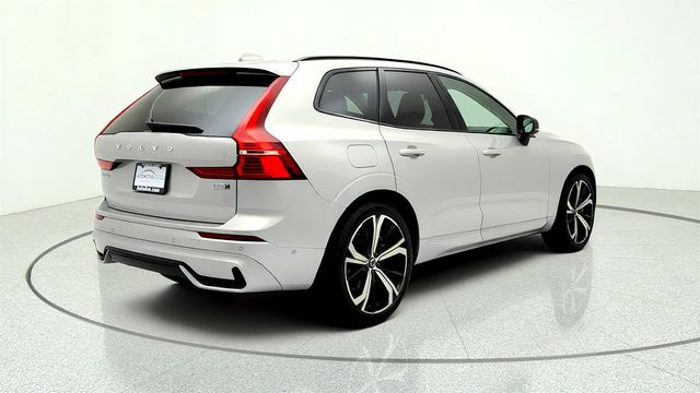 2025 Volvo XC60 B5 AWD Ultra w/ Bowers & Wilkins & Air Suspension - 23046015 - 4