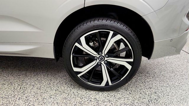 2025 Volvo XC60 B5 AWD Ultra w/ Bowers & Wilkins & Air Suspension - 23046015 - 8