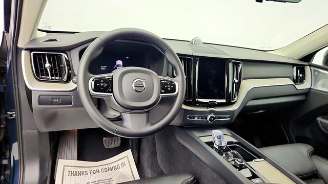 2025 Volvo XC60 B5 AWD Ultra w/ B&W Premium Sound & Active Chassis - 23015758 - 12
