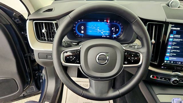 2025 Volvo XC60 B5 AWD Ultra w/ B&W Premium Sound & Active Chassis - 23015758 - 13