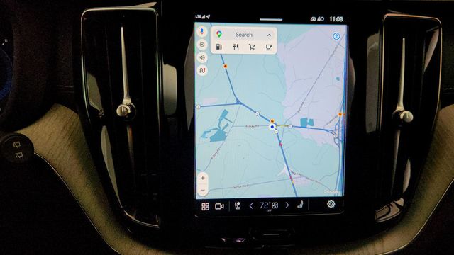 2025 Volvo XC60 B5 AWD Ultra w/ B&W Premium Sound & Active Chassis - 23015758 - 18