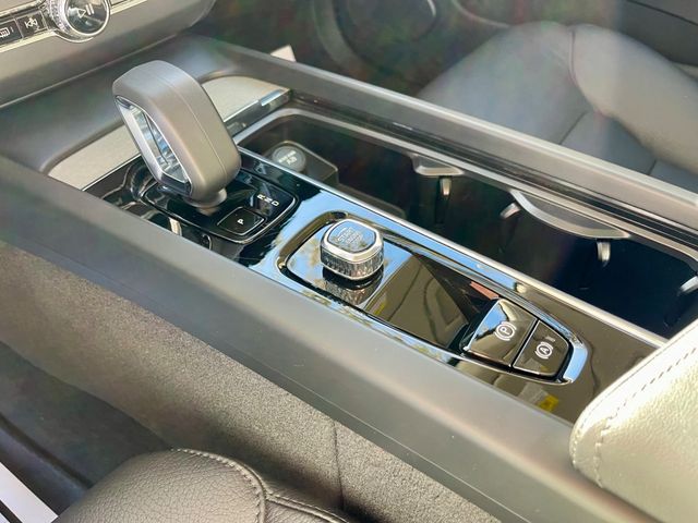 2025 VOLVO XC60 PLUS DARK THEME - 22989784 - 14