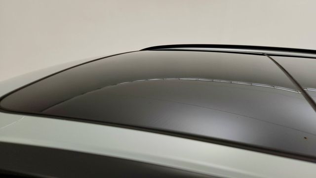 2025 Volvo XC60 Plug-In Hybrid T8 AWD Ultra w/ Climate Pkg & 21'' Black Diamond Cut Wheels - 23089268 - 9