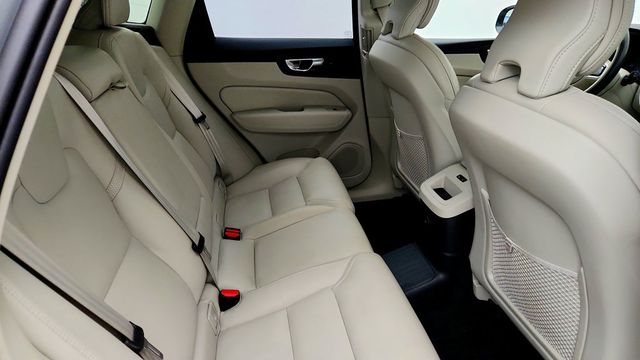 2025 Volvo XC60 Plug-In Hybrid T8 AWD Ultra w/ Climate Pkg & 21'' Black Diamond Cut Wheels - 23089268 - 21