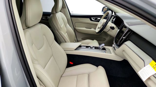 2025 Volvo XC60 Plug-In Hybrid T8 AWD Ultra w/ Climate Pkg & 21'' Black Diamond Cut Wheels - 23089268 - 22