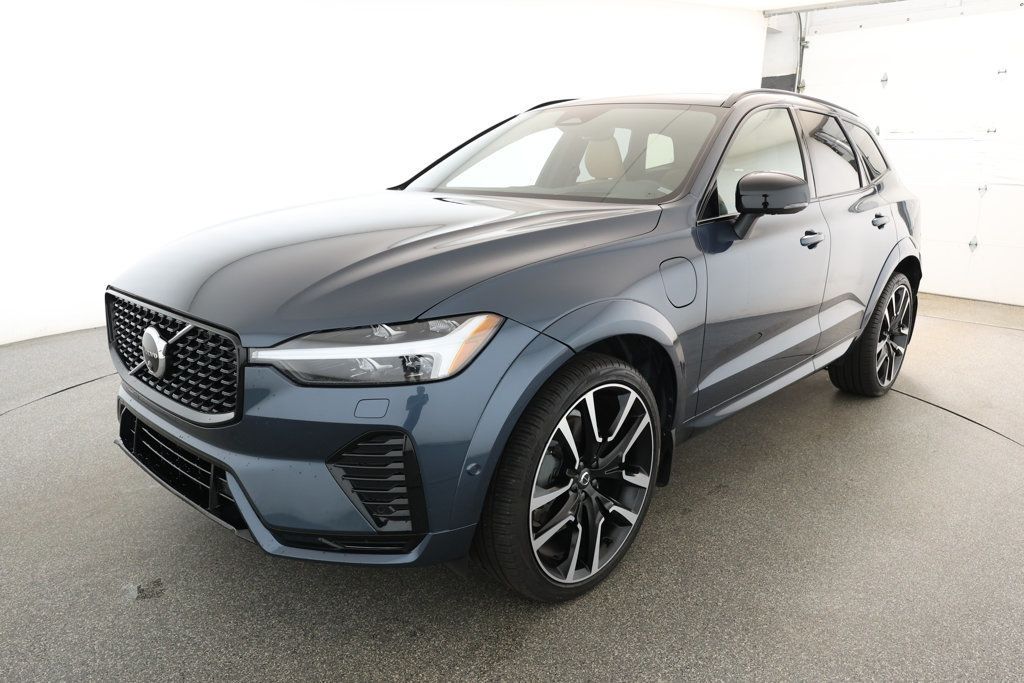 2025 Volvo XC60 Plug-In Hybrid T8 AWD Ultra with 22'' Wheels + Protection & Climate Packages - 22912092 | Video 1