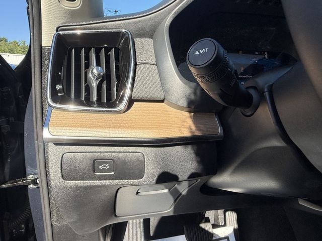 2025 Volvo XC90 2025.5 B6 AWD Plus 6-Seater w/ harman/kardon Audio & 22in Wheels - 23082858 - 9