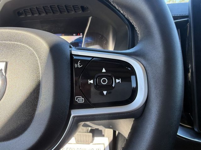 2025 Volvo XC90 2025.5 B6 AWD Plus 6-Seater w/ harman/kardon Audio & 22in Wheels - 23082858 - 13