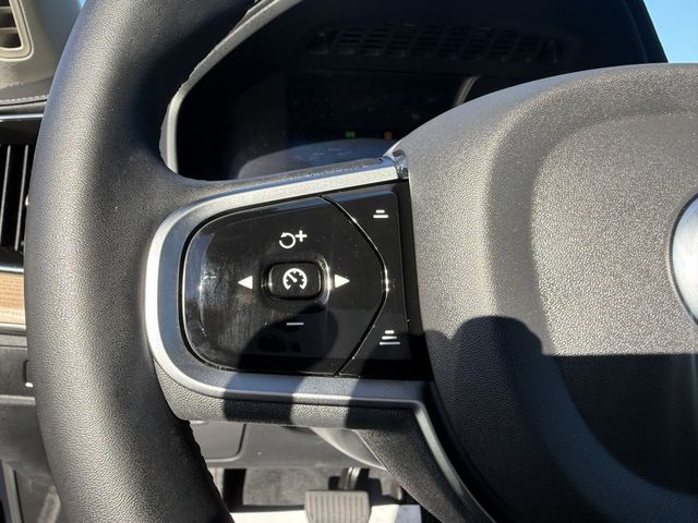 2025 Volvo XC90 2025.5 B6 AWD Plus 6-Seater w/ harman/kardon Audio & 22in Wheels - 23082858 - 14