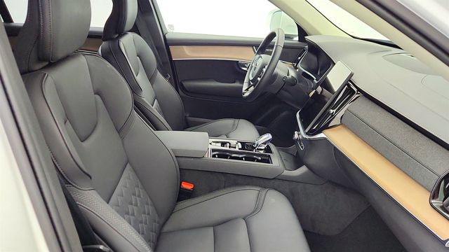 2025 Volvo XC90 2025.5 B6 AWD Plus 7-Seater - 22963980 - 25