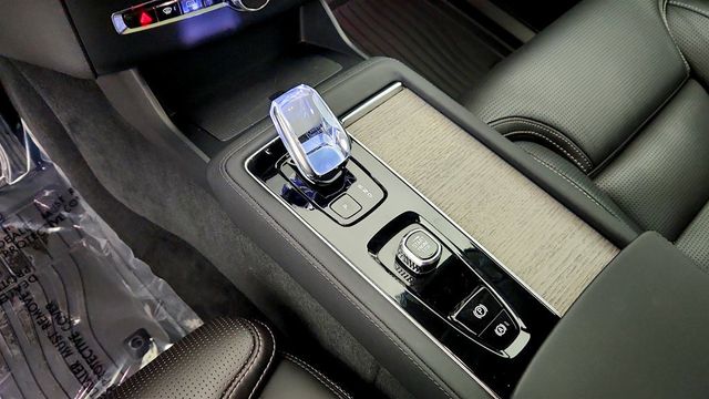 2025 Volvo XC90 2025.5 B6 AWD Ultra 7-Seater w/ B&W High Premium Audio - 23081751 - 16
