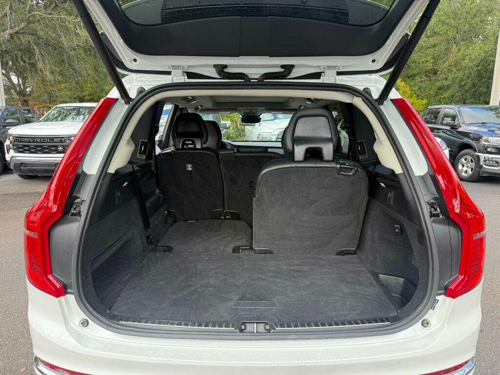 2025 Volvo XC90 B5 AWD Core photo 10