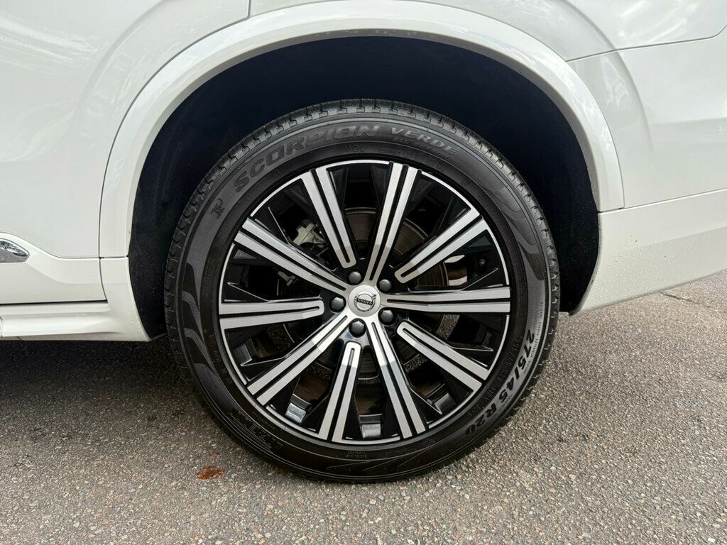 2025 Volvo XC90 B5 AWD Core photo 11