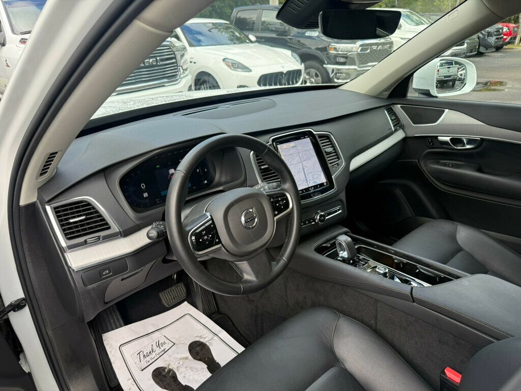 2025 Volvo XC90 B5 AWD Core photo 3