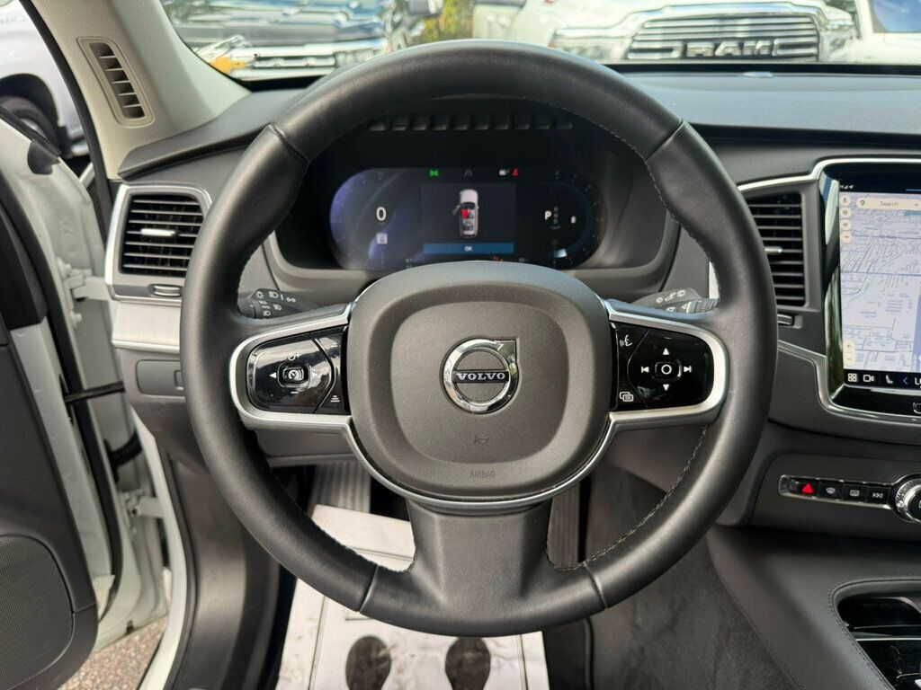 2025 Volvo XC90 B5 AWD Core photo 5
