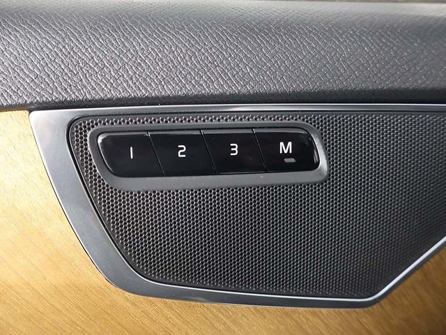 2025 Volvo XC90 B5 AWD Plus 7-Seater - 23074512 - 42