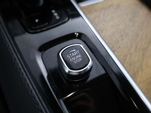 2025 Volvo XC90 B5 AWD Plus 7-Seater - 23074512 - 43