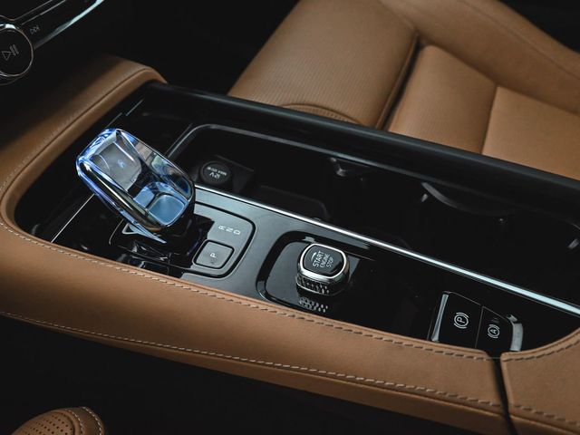 2025 Volvo XC90 B5 Ultra - 23055735 - 30