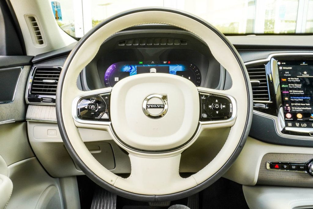 Volvo XC90 photo 15