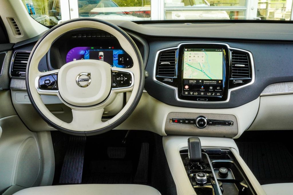 Volvo XC90 photo 17