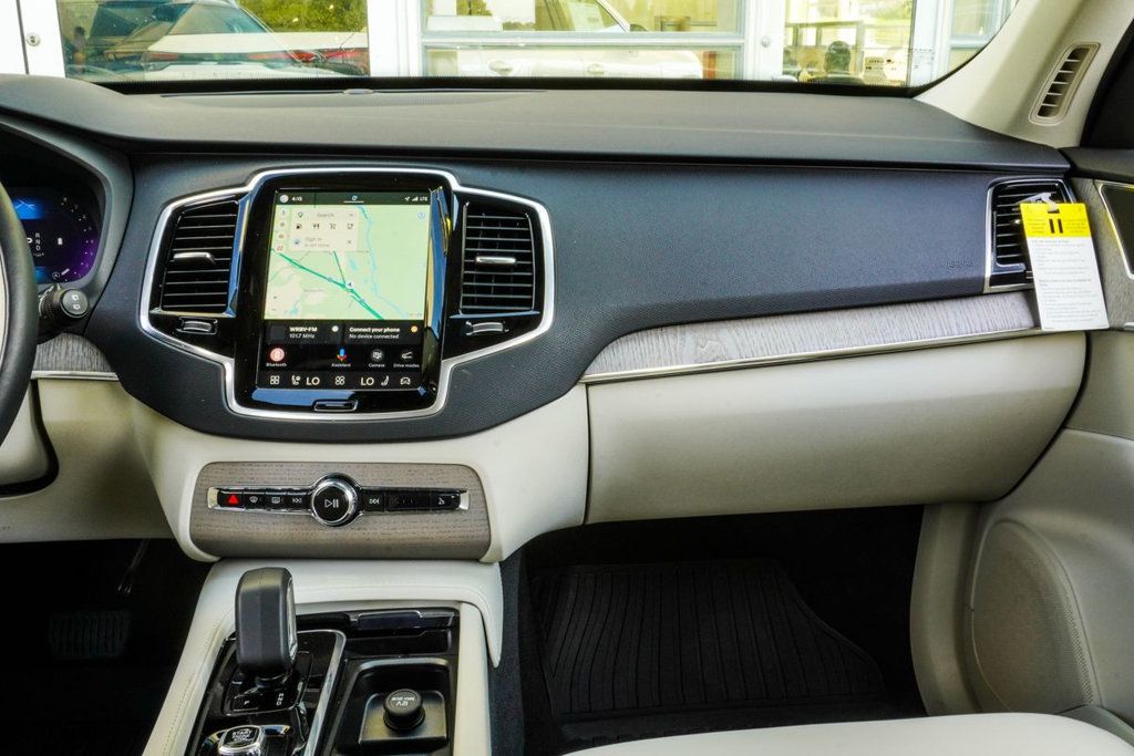 Volvo XC90 photo 18