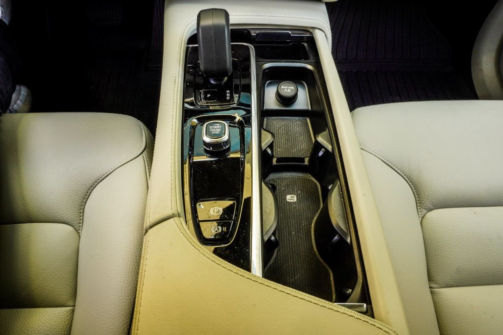 Volvo XC90 photo 21