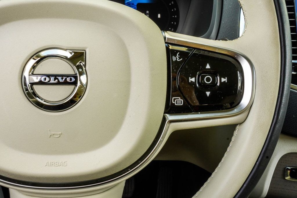 Volvo XC90 photo 30