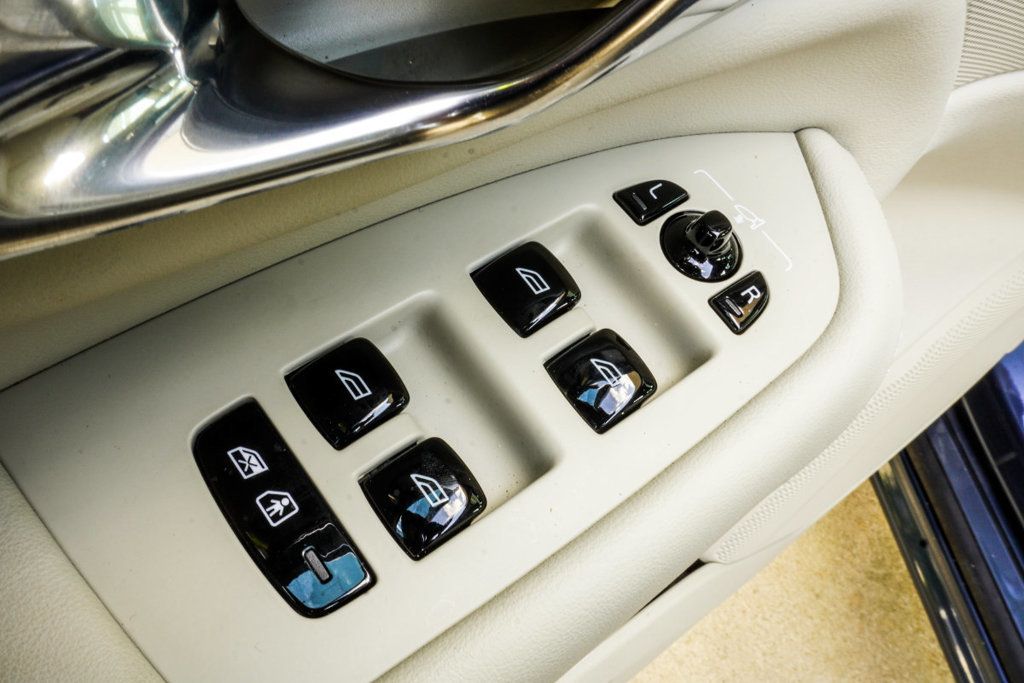 Volvo XC90 photo 34