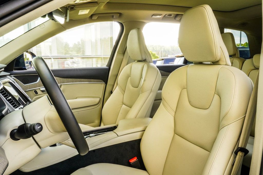 Volvo XC90 photo 37