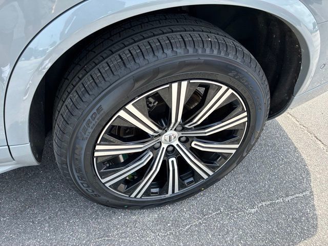 2025 Volvo XC90 B6 AWD Plus 7-Seater - 23034002 - 11