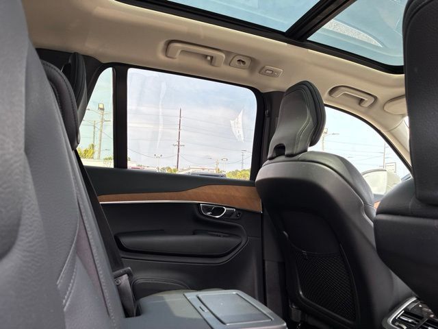2025 Volvo XC90 B6 AWD Plus 7-Seater - 23034002 - 23