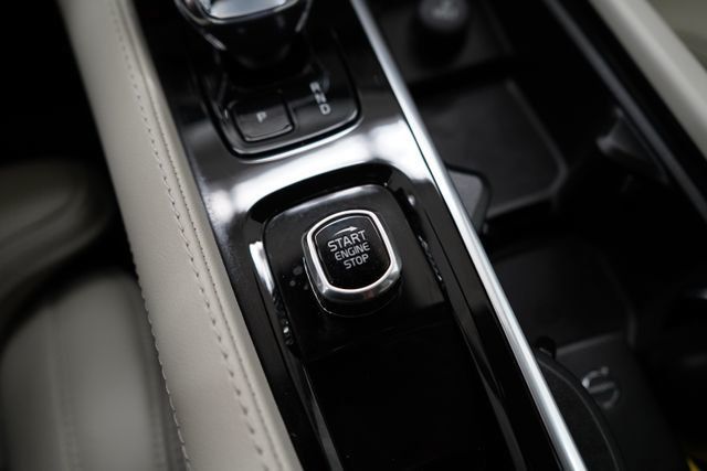 2025 Volvo XC90 B6 Ultra - 23076272 - 32