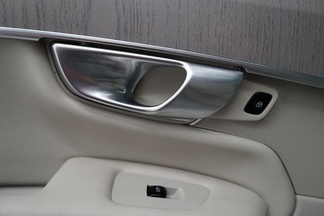 2025 Volvo XC90 B6 Ultra - 23076272 - 40