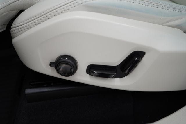 2025 Volvo XC90 B6 Ultra 7-Seater - 23076272 - 13