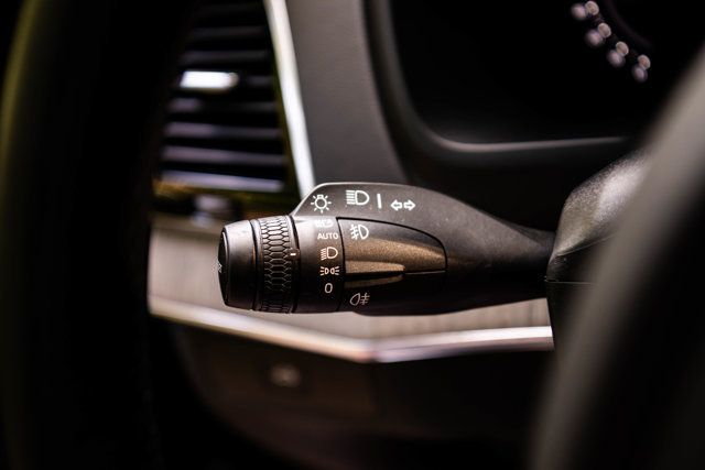 2025 Volvo XC90 MSRP$73985/B6-Ultra/2ndRowCaptainsLoungePkg/HeadsUpDisplay - 23070839 - 18