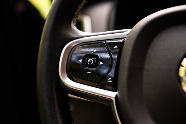 2025 Volvo XC90 MSRP$73985/B6-Ultra/2ndRowCaptainsLoungePkg/HeadsUpDisplay - 23070839 - 20