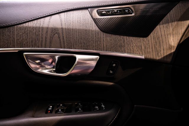2025 Volvo XC90 MSRP$73985/B6-Ultra/2ndRowCaptainsLoungePkg/HeadsUpDisplay - 23070839 - 24