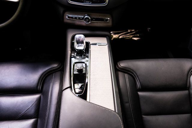 2025 Volvo XC90 MSRP$73985/B6-Ultra/2ndRowCaptainsLoungePkg/HeadsUpDisplay - 23070839 - 27