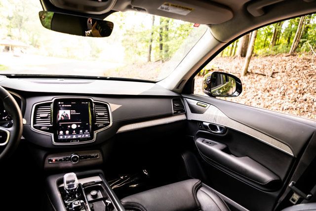 2025 Volvo XC90 MSRP$73985/B6-Ultra/2ndRowCaptainsLoungePkg/HeadsUpDisplay - 23070839 - 33