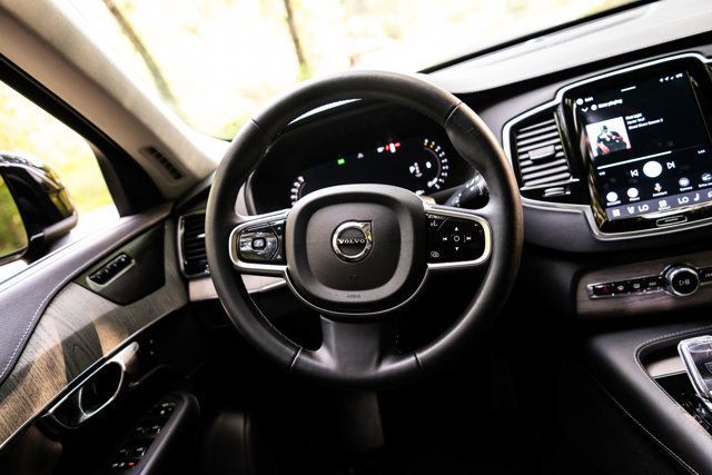 2025 Volvo XC90 MSRP$73985/B6-Ultra/2ndRowCaptainsLoungePkg/HeadsUpDisplay - 23070839 - 35