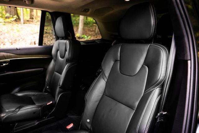 2025 Volvo XC90 MSRP$73985/B6-Ultra/2ndRowCaptainsLoungePkg/HeadsUpDisplay - 23070839 - 38