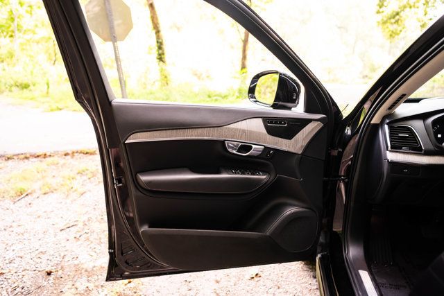 2025 Volvo XC90 MSRP$73985/B6-Ultra/2ndRowCaptainsLoungePkg/HeadsUpDisplay - 23070839 - 40