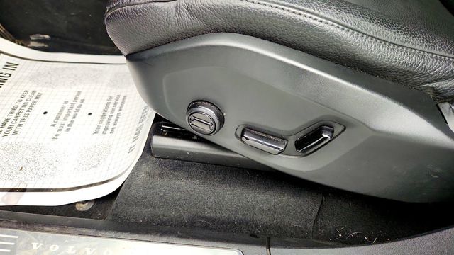 2025 Volvo XC90 Plug-In Hybrid T8 AWD Plus 7-Seater - 22969010 - 11