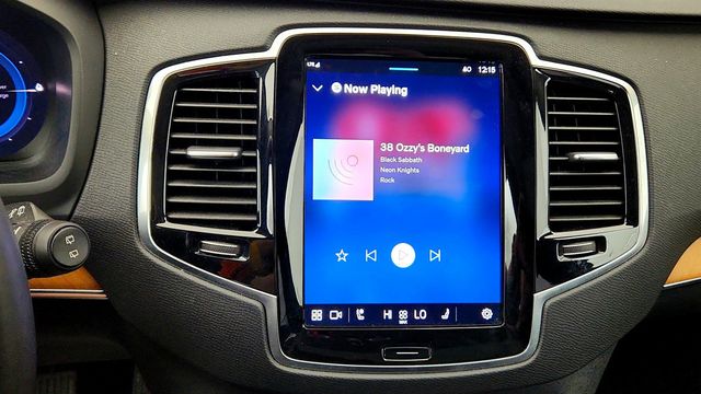 2025 Volvo XC90 Plug-In Hybrid T8 AWD Plus 7-Seater - 23040026 - 15