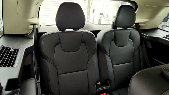 2025 Volvo XC90 Plug-In Hybrid T8 AWD Plus 7-Seater - 23040026 - 19