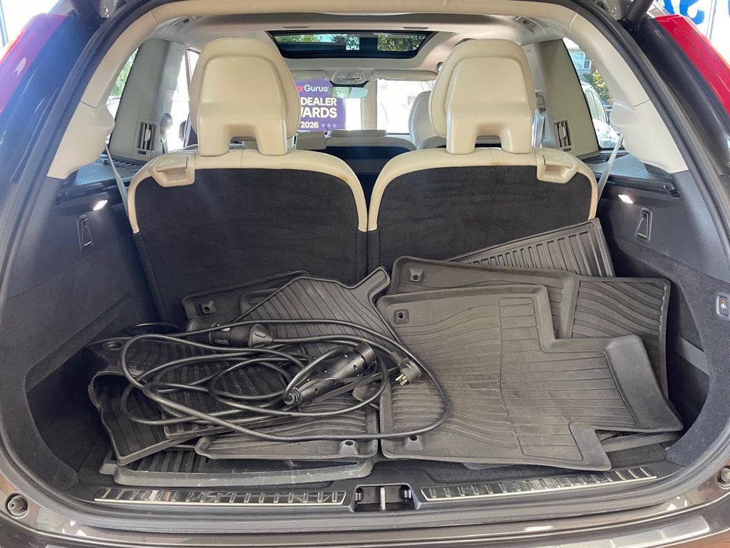 2025 Volvo XC90 Plug-In Hybrid T8 AWD Ultra 7-Seater - 23092993 - 11